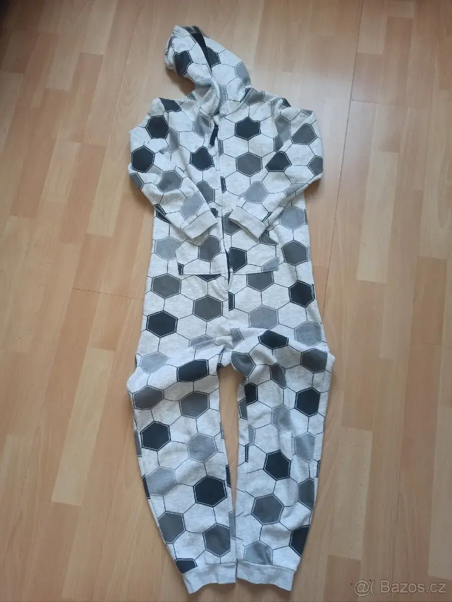 Overal kluk vel.134/140