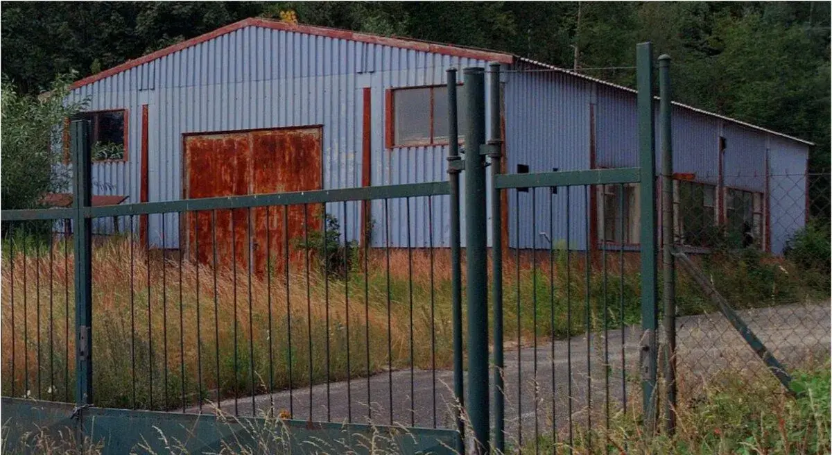 Pronájem haly, dílny, provozovny, autoservis apod. 260 m2