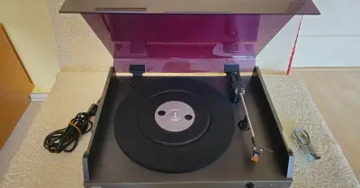 Gramofon Tesla NC 470