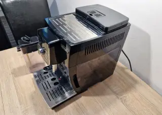 Automatický kávovar Delonghi