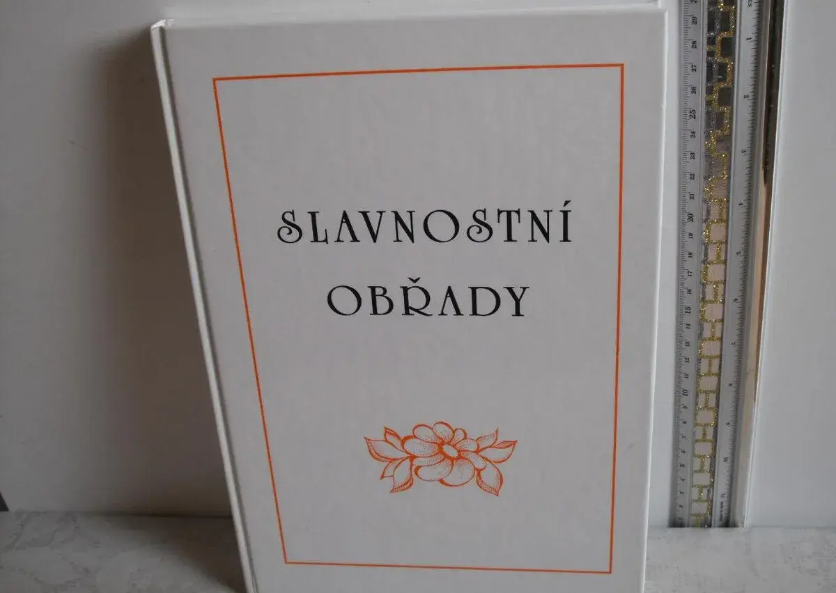Slavnostní obřady / Růžena Knollová
