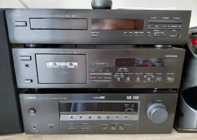 Sestava Yamaha. 3 komponenty