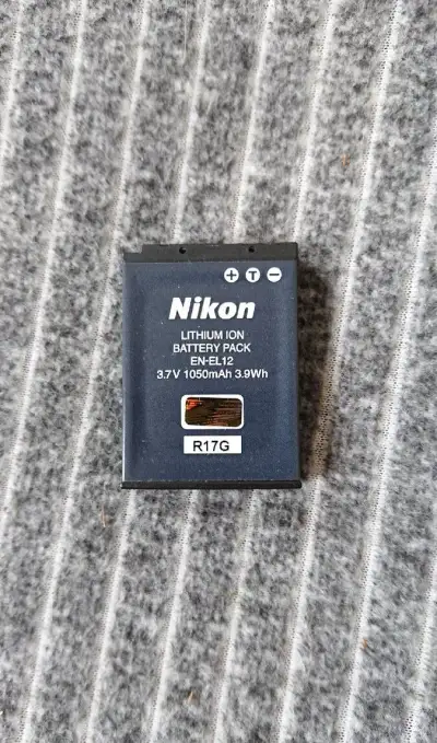 NIKON EN-EL12