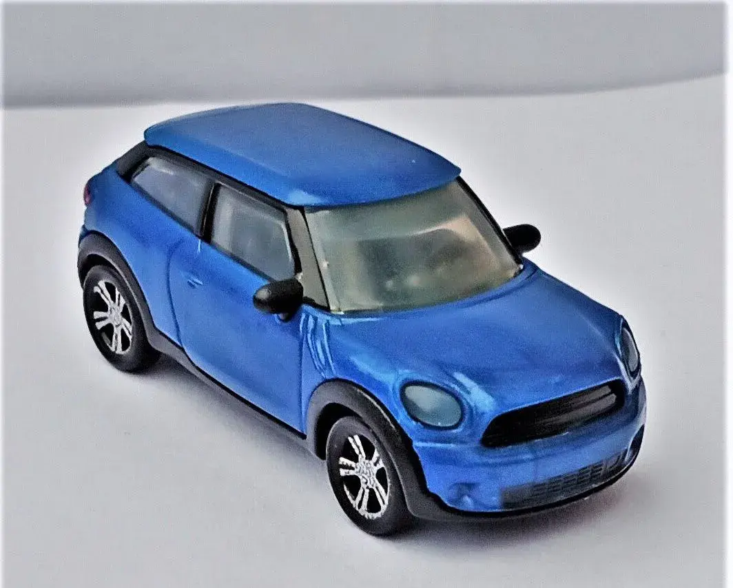 BMW osobní auto Délka cca 3cm