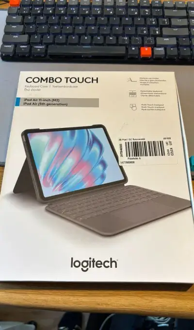 Logitech Combo Touch – pouzdro s klávesnicí a trackpadem pro