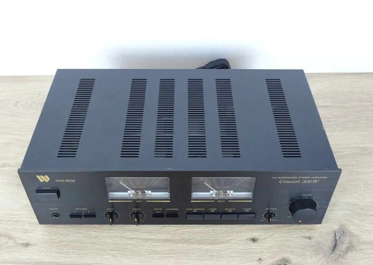 Stereo zesilovač
