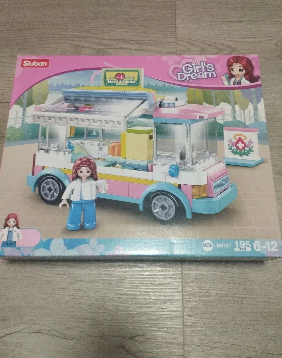 Stavebnice (lego) Sluban Ambulance M38-B0797
