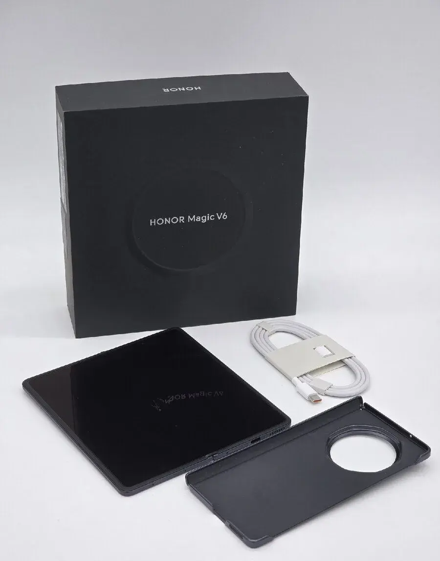 HONOR Magic V6 16GB/512GB – záruka 11 měsíců, stav