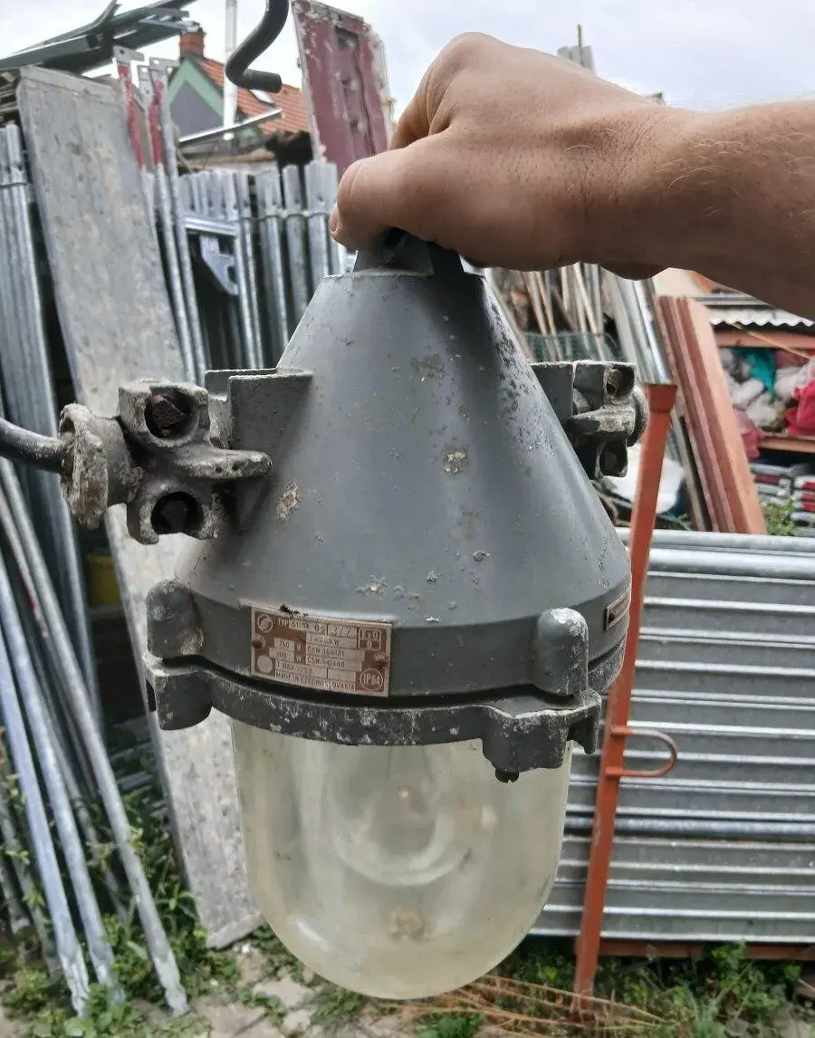 Industriální svítidlo