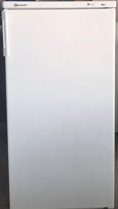 Lednice s mrazákem Bauknecht.