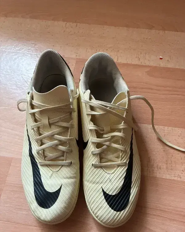 Sálovky, halové fotbalové boty Nike - 40,5