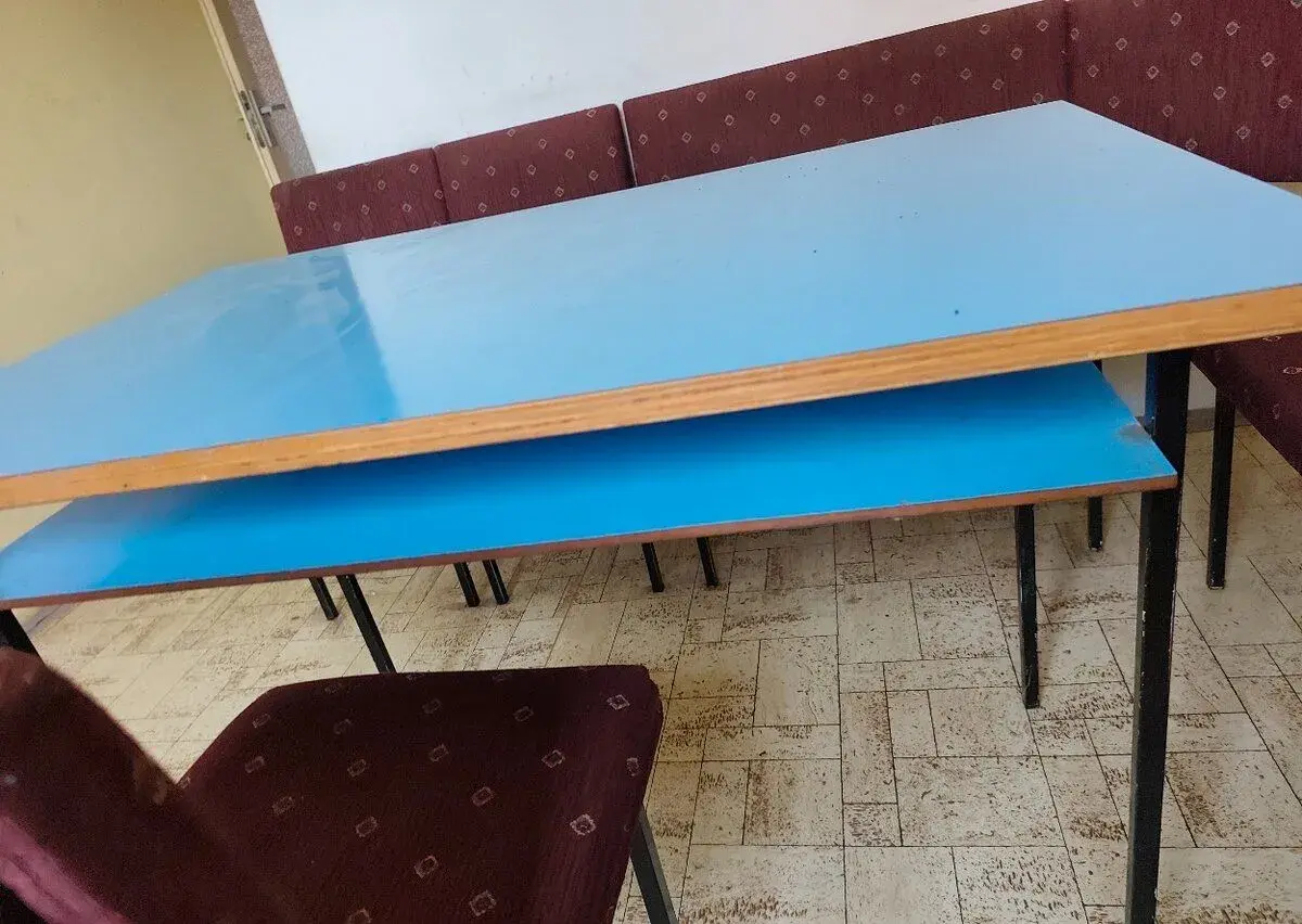 Jídelní kout lavice tři židle stul