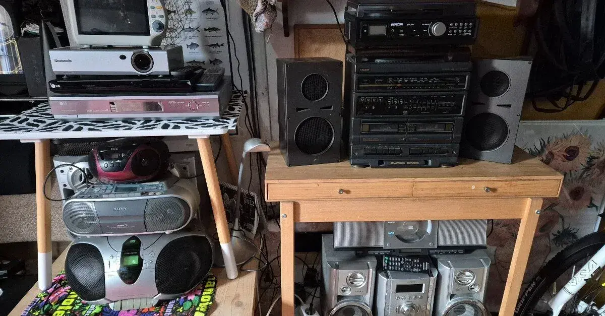 Radiomagnetofony.věže.Repro.