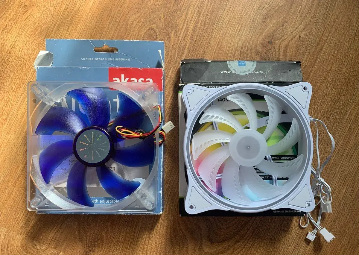 2x 140mm ventilátor Alphacool a Akasa