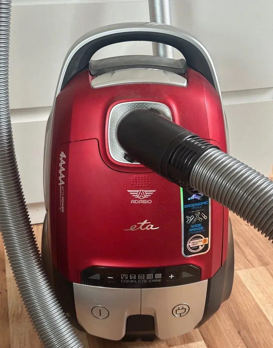 Vysavač ETA Adagio 4AAAA ECO Power