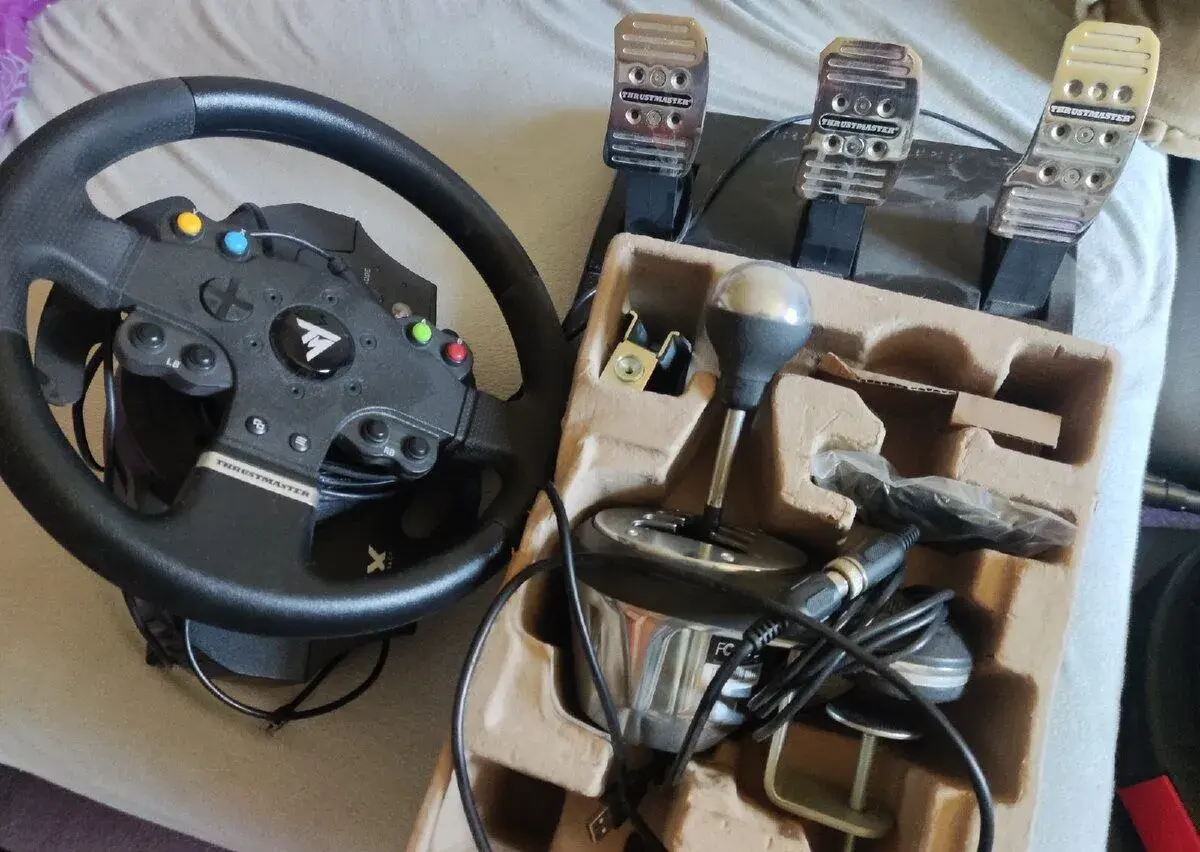 Thrustmaster TMX Force Feedback + řadící páka (7+R)