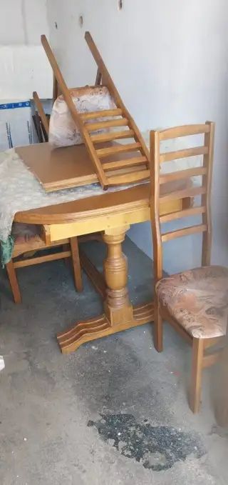 Dubový stůl a židle