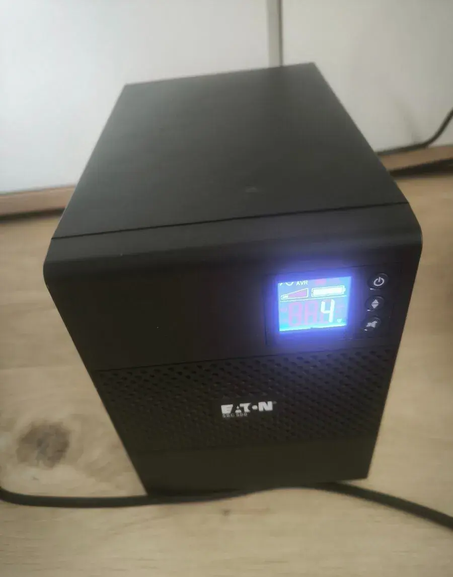 Zalozni napajeci zdroj EATON 5SC500i - záruka