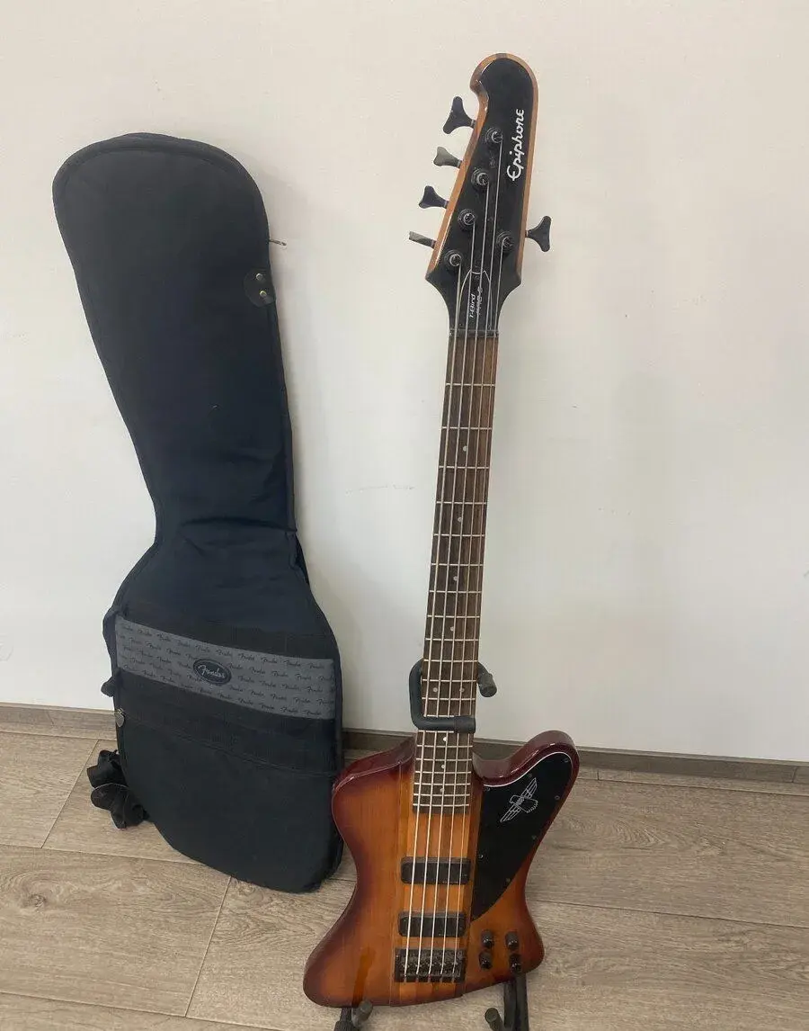 Epiphone Thunderbird Pro V + obal a stojan
