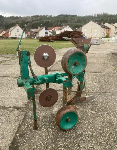 Pluh Regent
