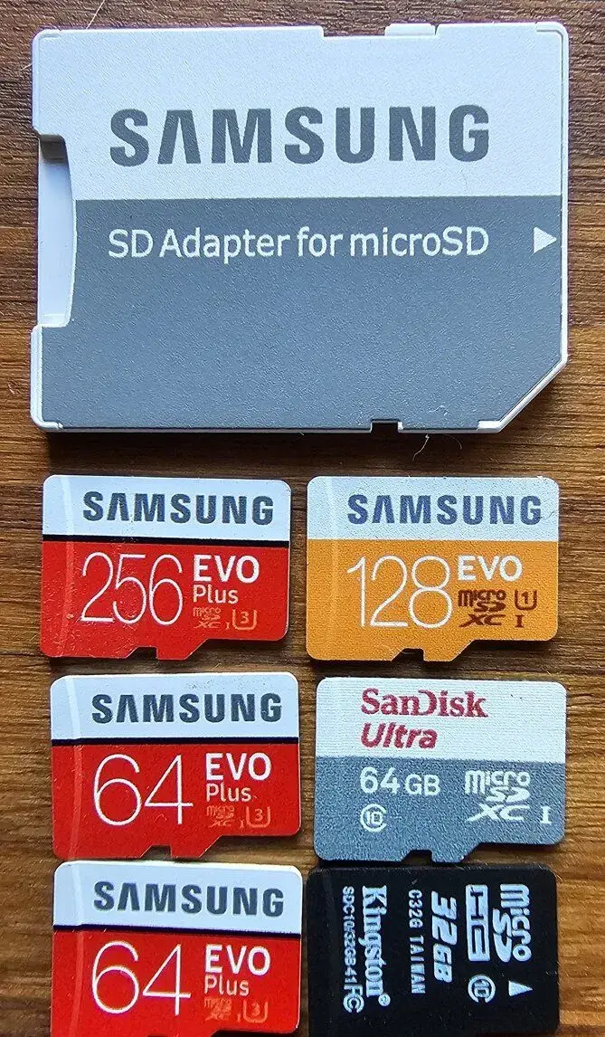 Paměťové karty mikro SD Samsung EVO 256GB, 128GB, 64GB