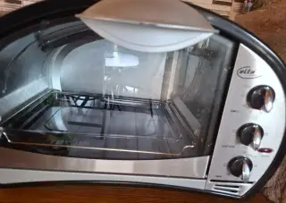 Elektrická trouba mala