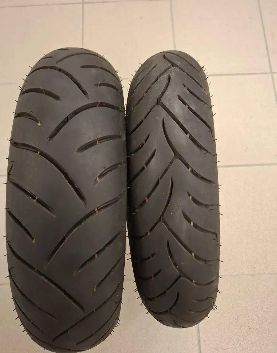 Zánovní pneu.Dunlop Scootsmart 110/70-13 a 130/70-13