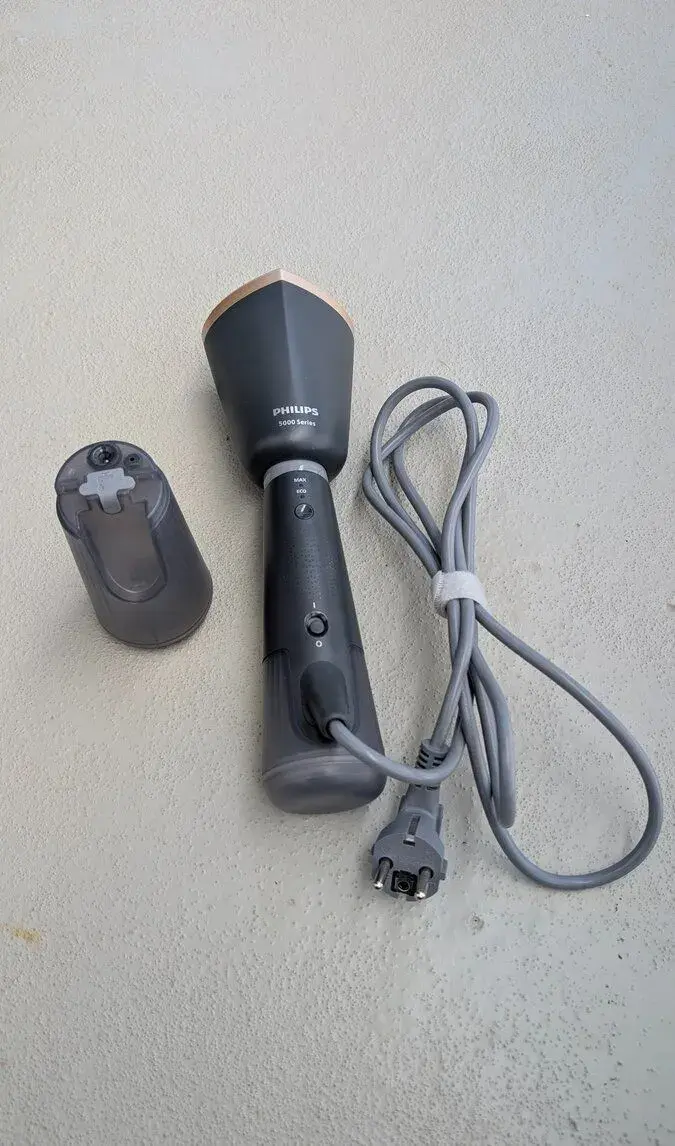Ruční napařovač oděvů Philips 5000