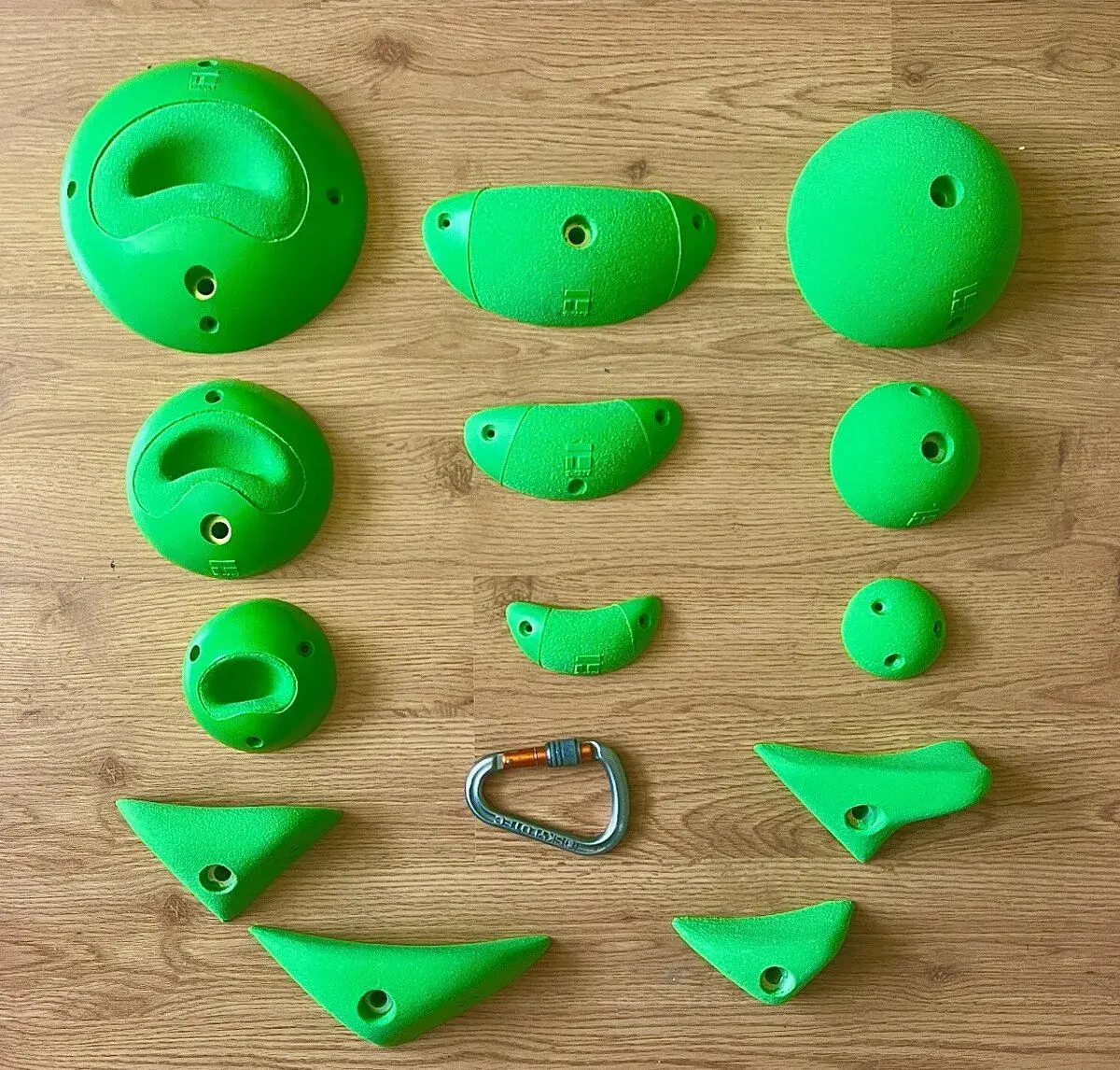 Nové lezecké chyty THEREX Boulder set - 13 kusů