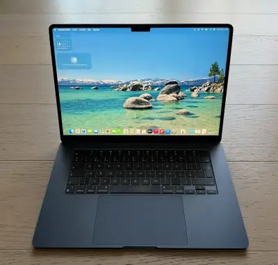 NOVÝ APPLE MACBOOK AIR 15” M3/256GB/8GB/BATERIE 100%