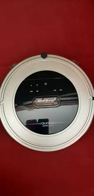 Robotický vysavač značky RobZone