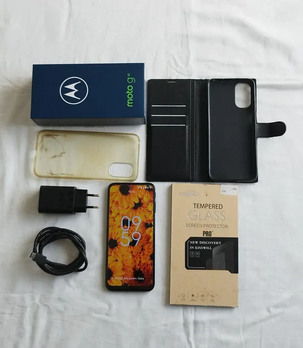 Motorola Moto G41 - dobře fotí, není velký, funguje OK