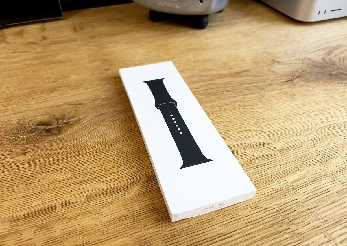 Černý sportovní řemínek - Apple Watch 42/41/40/38 - vel. S/M