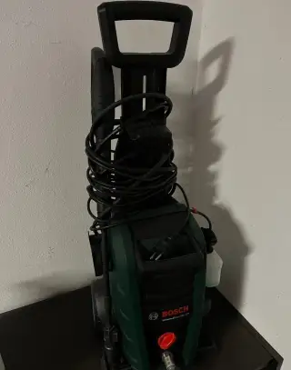 BOSCH vysokotlaký čistič UniversalAquatak 125 + mycí pěny
