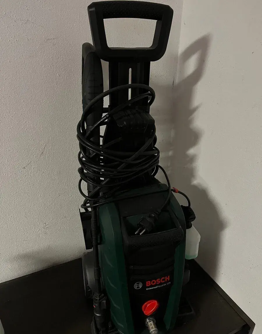 BOSCH vysokotlaký čistič UniversalAquatak 125 + mycí pěny