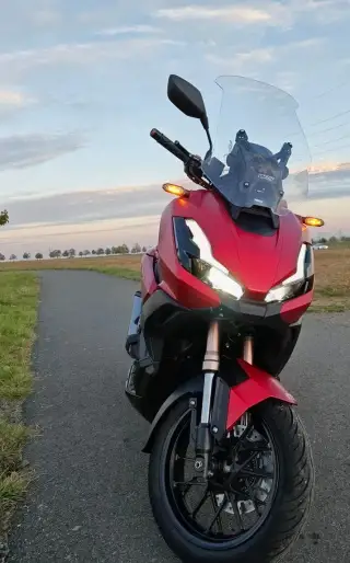 Honda ADV 350_po servise, super stav