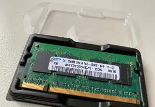 Samsung 256MB 533MHz DDR2 PC4200 SoDimm
