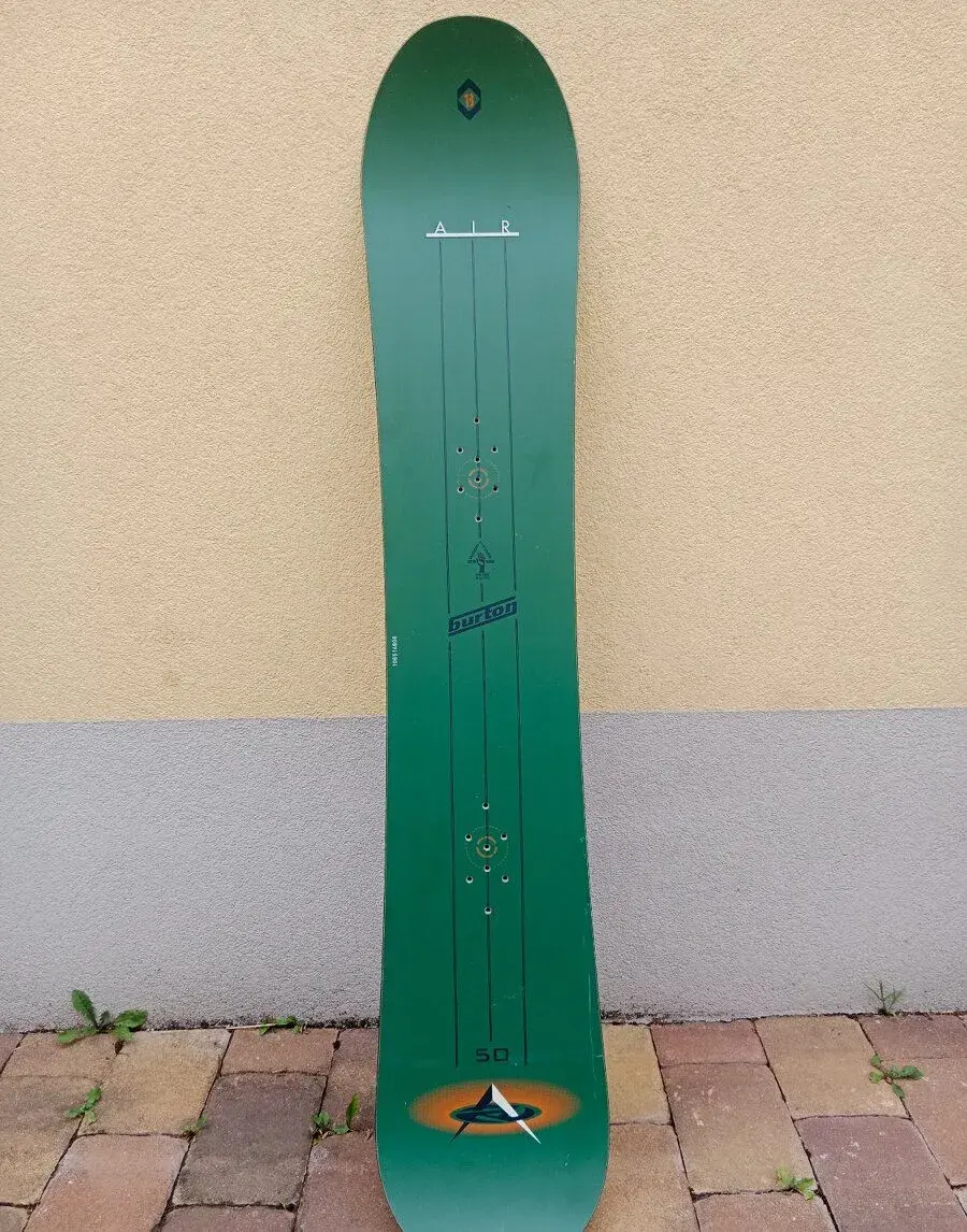 Vintage snowboard Burton Air 50. Délka 150 cm. Rok 1995