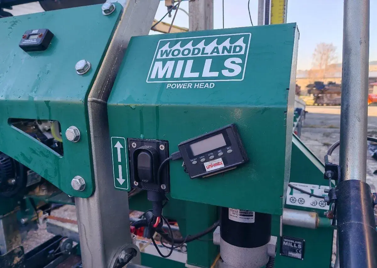Mobilní pásová pila Woodland Mills 130MAX Deluxe