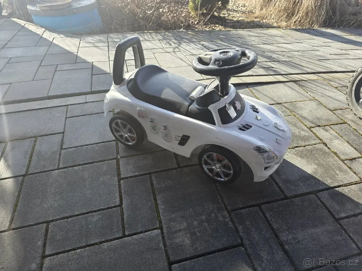 Dětské auto odrážedlo