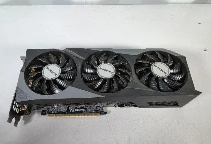 Grafická karta GIGABYTE GeForce RTX 3070 GAMING OC 8G