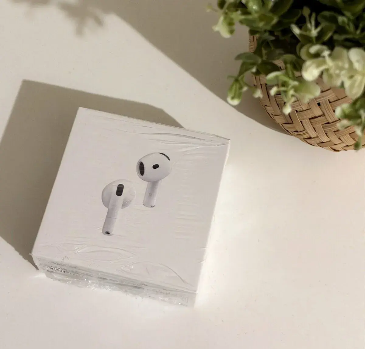 Apple AirPods 4 s ANC - nové, nerozbalené
