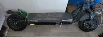 Elektrokoloběžka v dobrém stavu, minimálně používaná