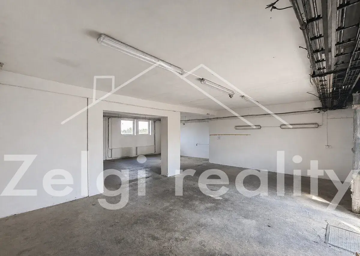 Skladový prostor 112 m² v Břeclavi | 2x vrata | Střežený are