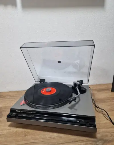 Gramofon Teac-px300