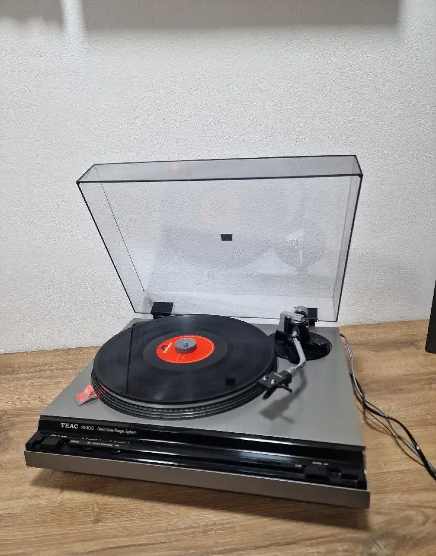 Gramofon Teac-px300