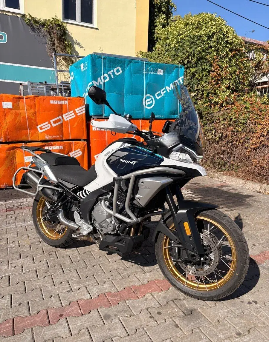 CFMOTO 700MT Adventure, 2025, 12100km, nepadená
