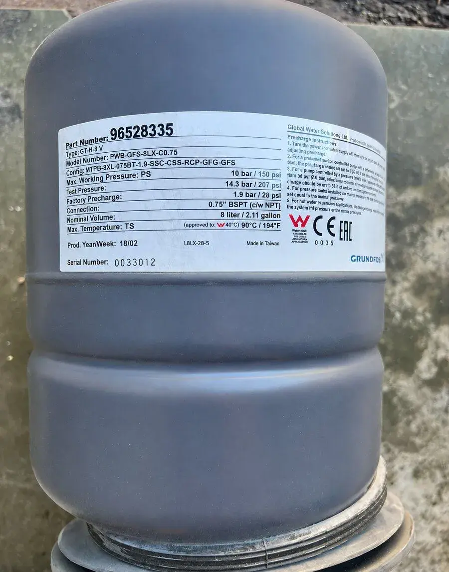 Tlaková nádoba Grundfos GT-H-8 PN10 G 3/4 V - 8l, nepoužitá