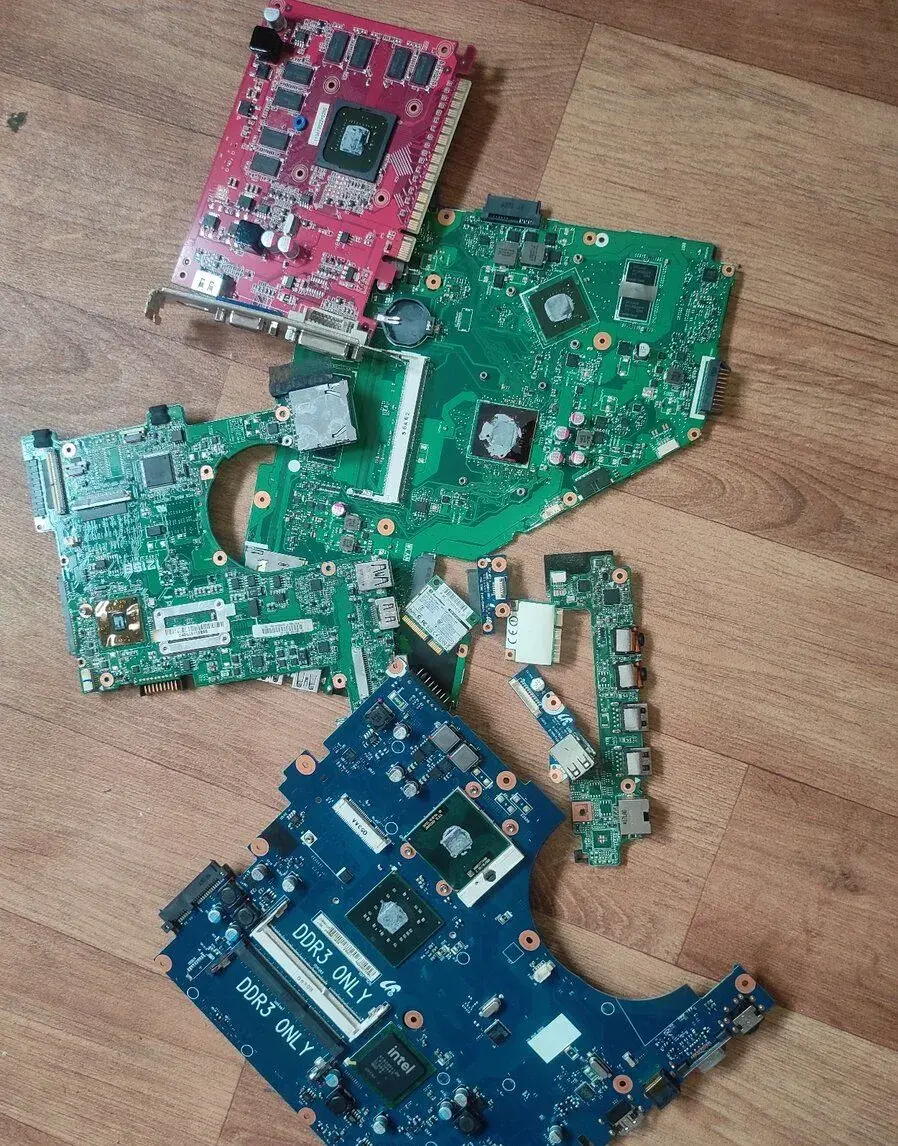 Různé pc desky recyklace pro sběratele