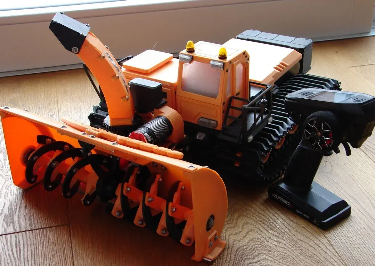 Rolba Snow Track RC model /// Traxxas Kyosho
